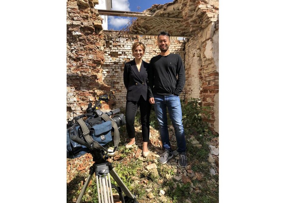 So and Belarusian TV presenter Inna Pilevich inside the synagogue. So’s visit to Slonim was the subject of a Belarusian state television documentary entitled ‘The Power of Faith’.