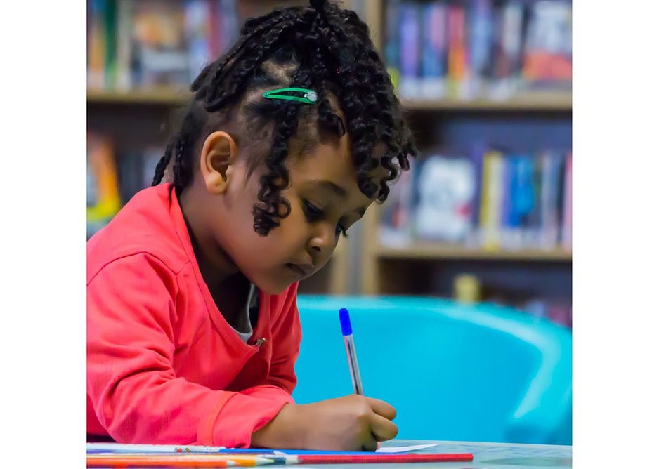 How to ensure that libraries are welcoming places, in spite of the distancing restrictions, is one of the biggest concerns of librarians. Projects like community art walls could help libraries to reach out and bring people together in a different way.