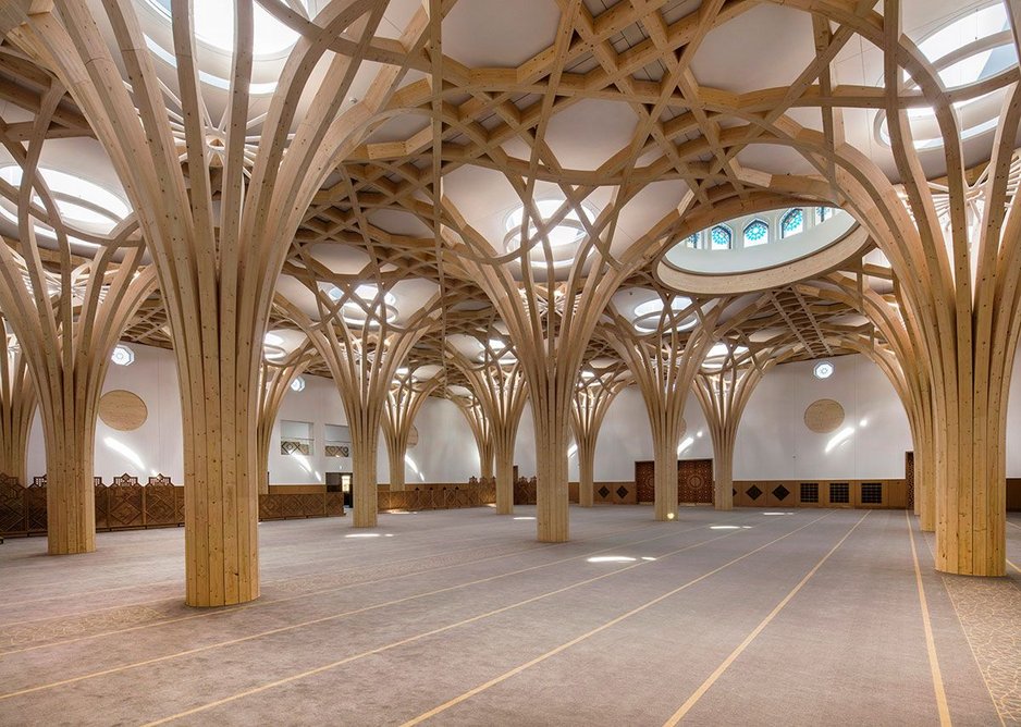 The defining feature of the main prayer hall is the grid of structural trees which spread to form a geometric canopy. They evoke both gothic fan vaulting and the framed vistas of historic Islamic architecture.