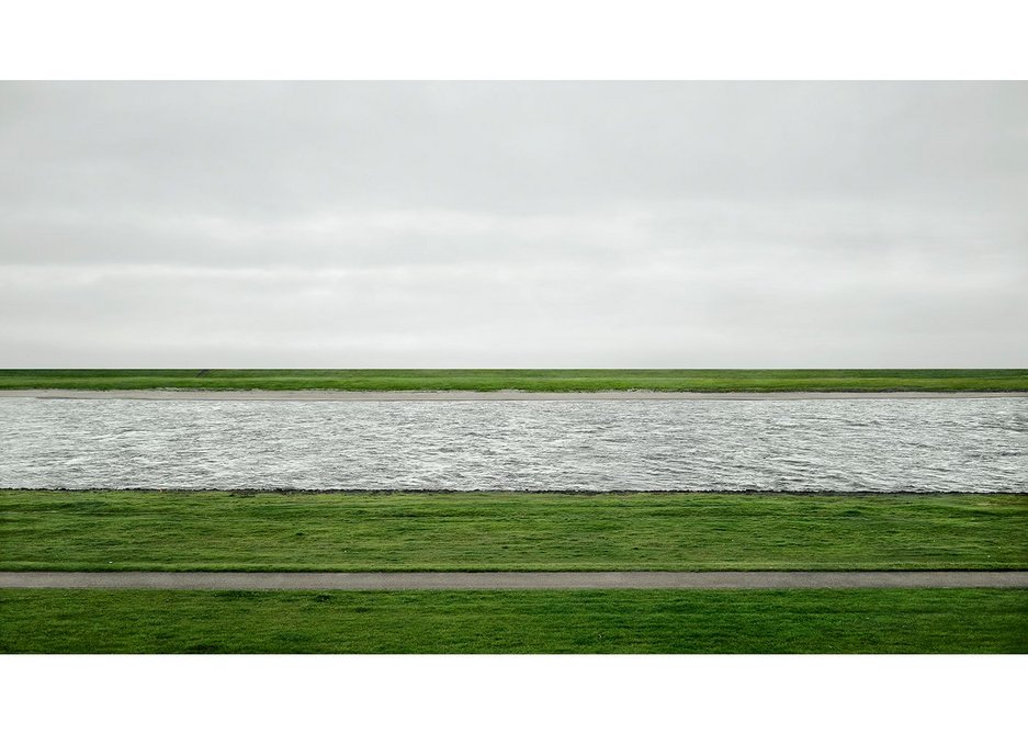 Andreas Gursky Rhine II, 1999/2015 Inkjet-Print 237.8 x 407.8 x 6.2 cm