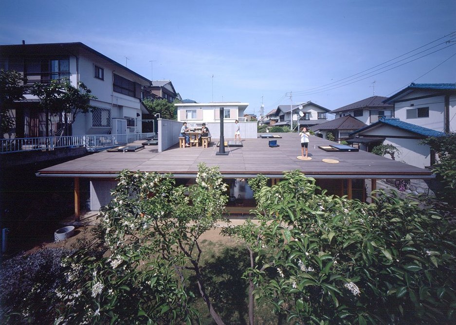 Roof House in Hadano, Kanagawa, 2001, designed byTezuka Architects (Takaharu + Yui Tezuka). The roof is accessed by ladders from the ground floor and functions as the house’s primary space.
