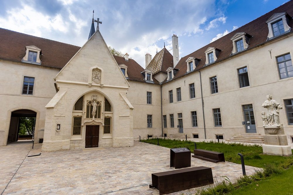 The restored 14th century Chapelle Sainte-Croix de Jérusalem in one of the residential courtyards.