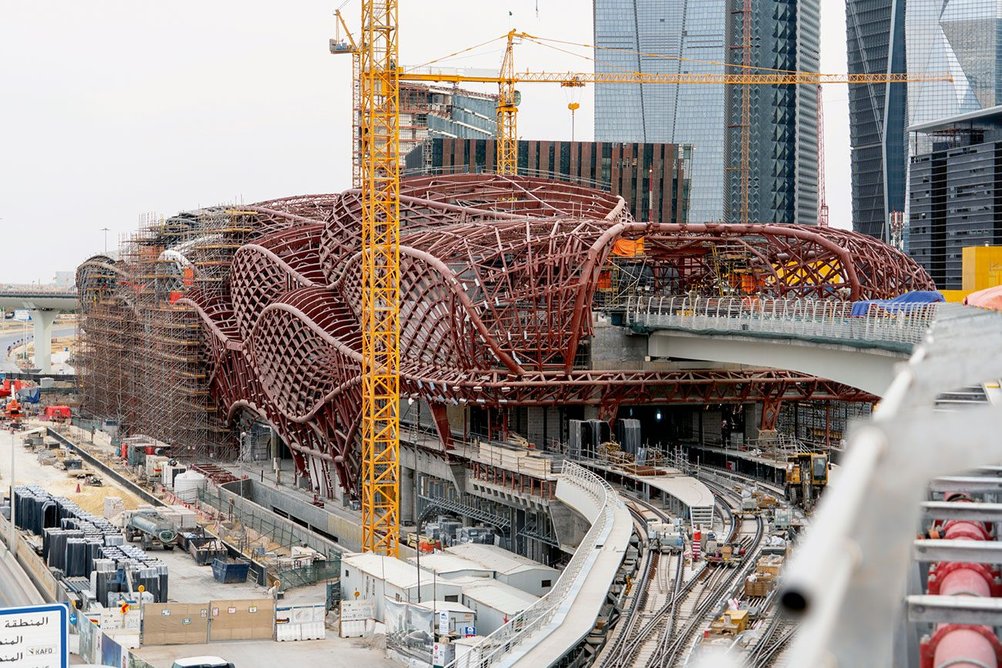 Platforms are structurally independent  of the steel-framed roof to limit vibration.