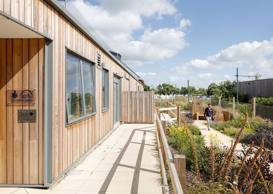 The Velfac window delivers uniform sightlines across all units and this was used at Seaton Jurassic visitor centre to underpin an aesthetic focused on clean lines and large expanses of glass.