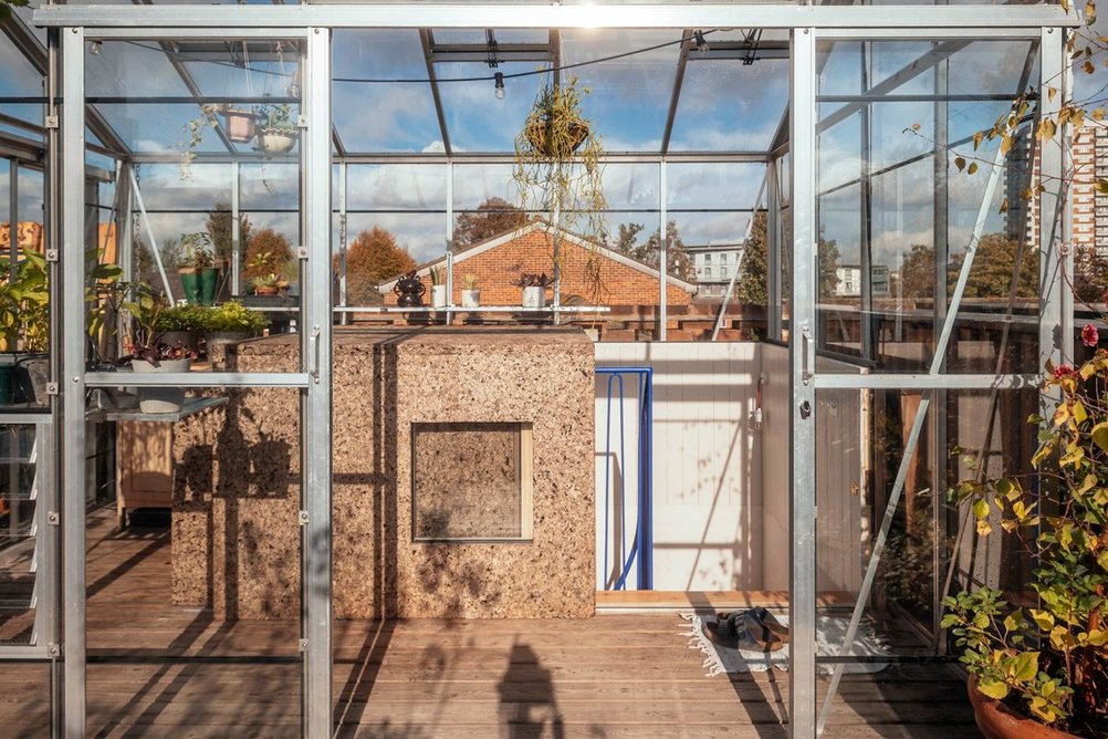 A sliding canopy leads to the roof garden via a greenhouse.