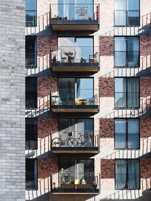 Balcony details at Neptune Wharf by Howarth Tompkins.