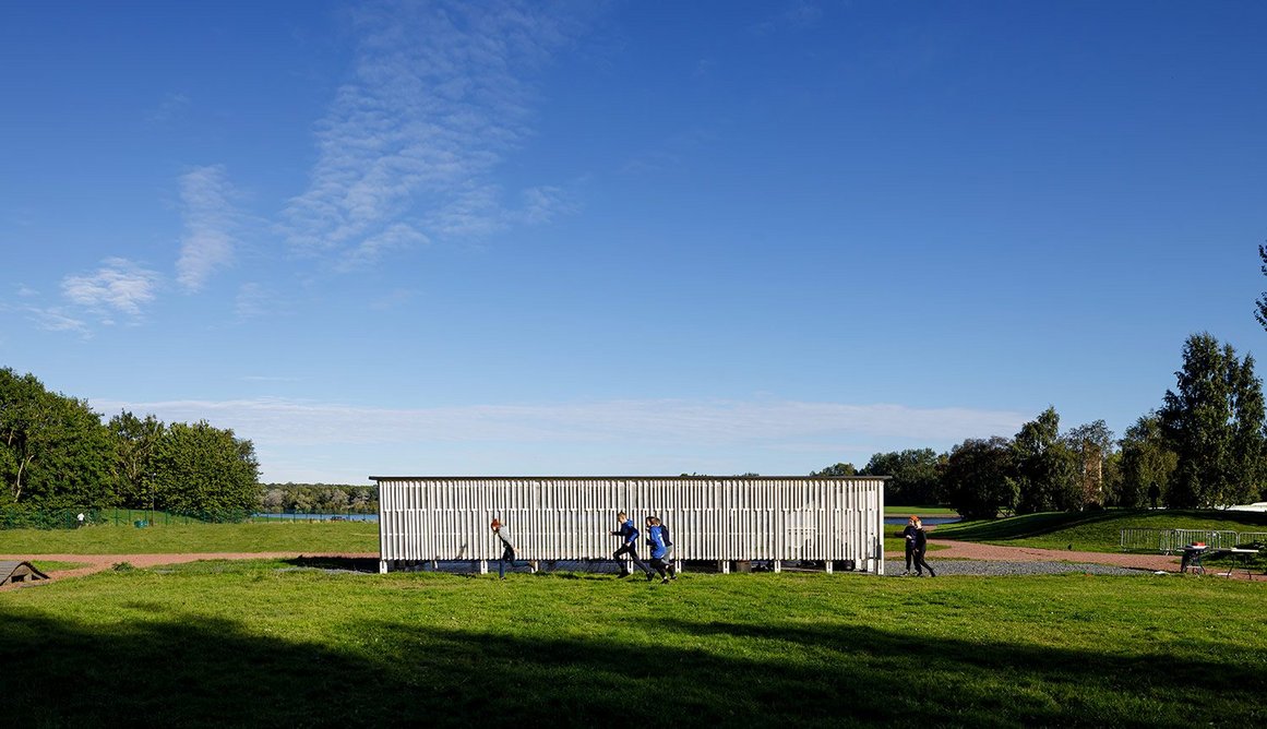 O’DonnellBrown’s Rainbow Pavilion in Strathclyde Country Park, Scotland, is an evolution of the practice’s self-initiated prototype Community Classroom. The kit-of-parts structure was designed in collaboration with artist Kate V Robertson.