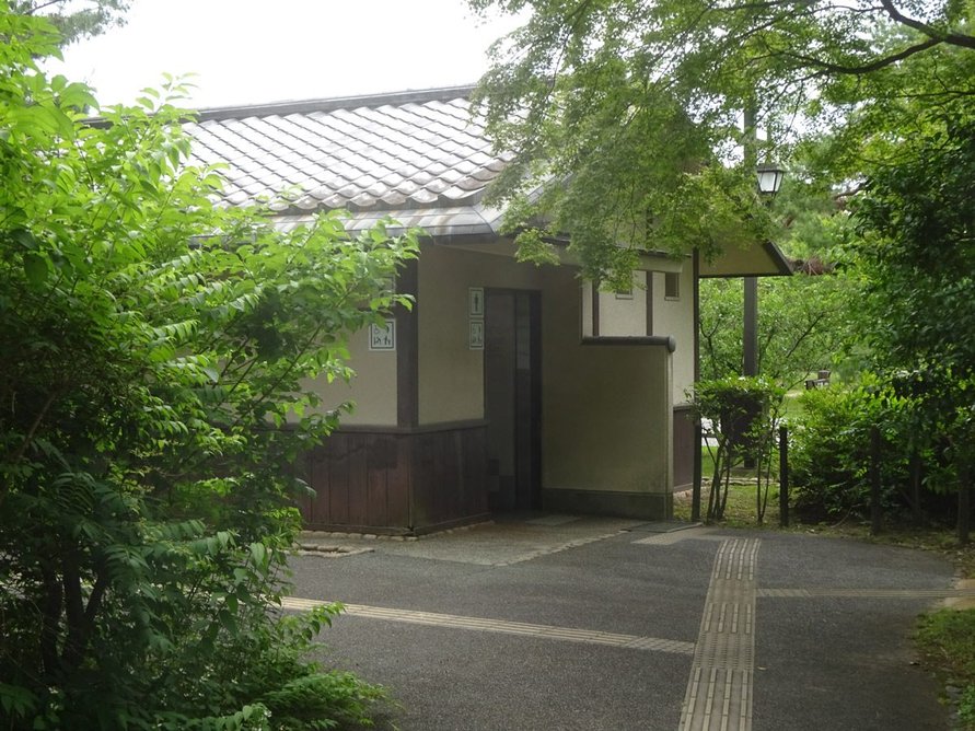 Public thrones for the Imperial Palace in Kyoto