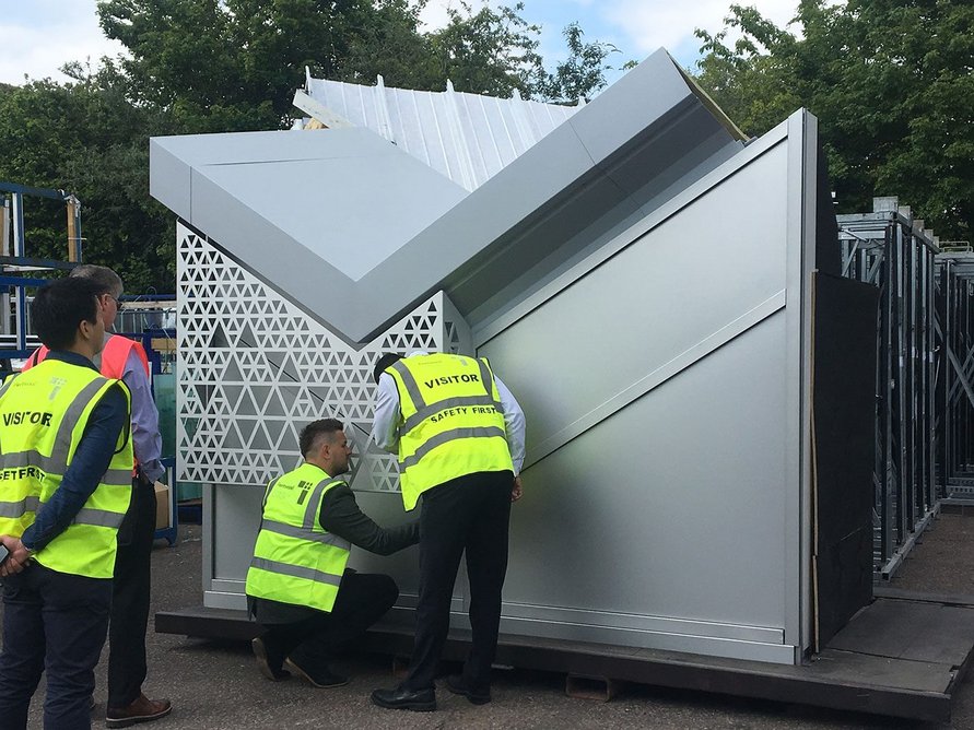 Manufacturer Fleetwood Architectural Aluminium produced a full-size façade prototype of a typical roof valley junction with the façade to inform the design development process for 22 Handyside Street.