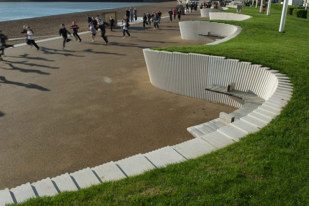 Detail of retaining wall at Dover Esplanade, created in collaboration with Harvey Thorp of Thorp Precast.