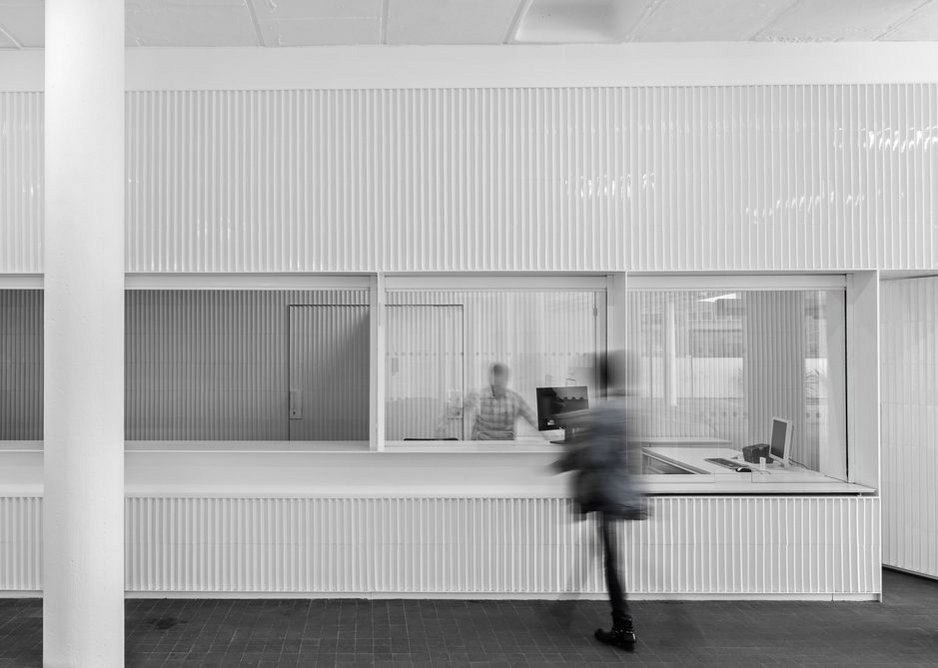 Winner of the Interior Design category at the Tile of Spain Awards 2019: The waiting room areas inside the platforms of a bus station in Badajoz by José María Sánchez García.