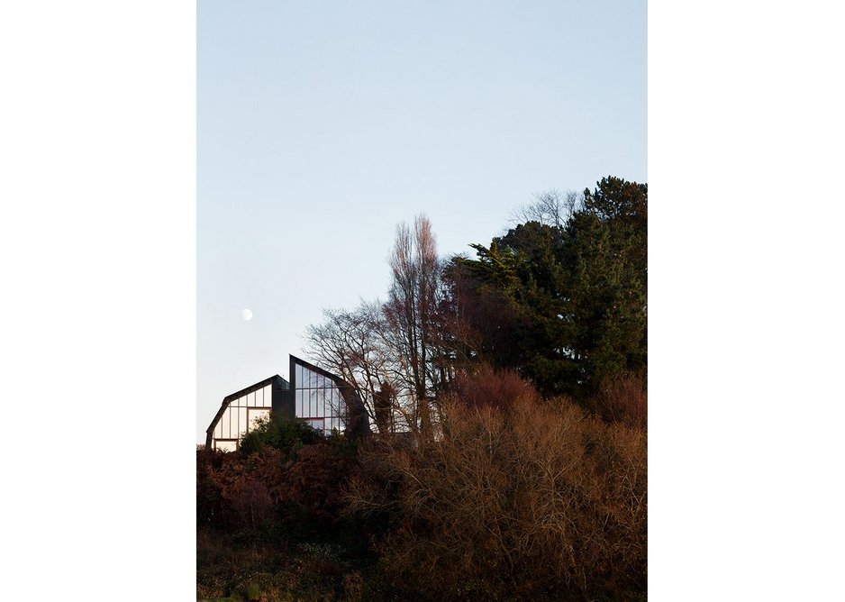 Distant view of the Houseboat.