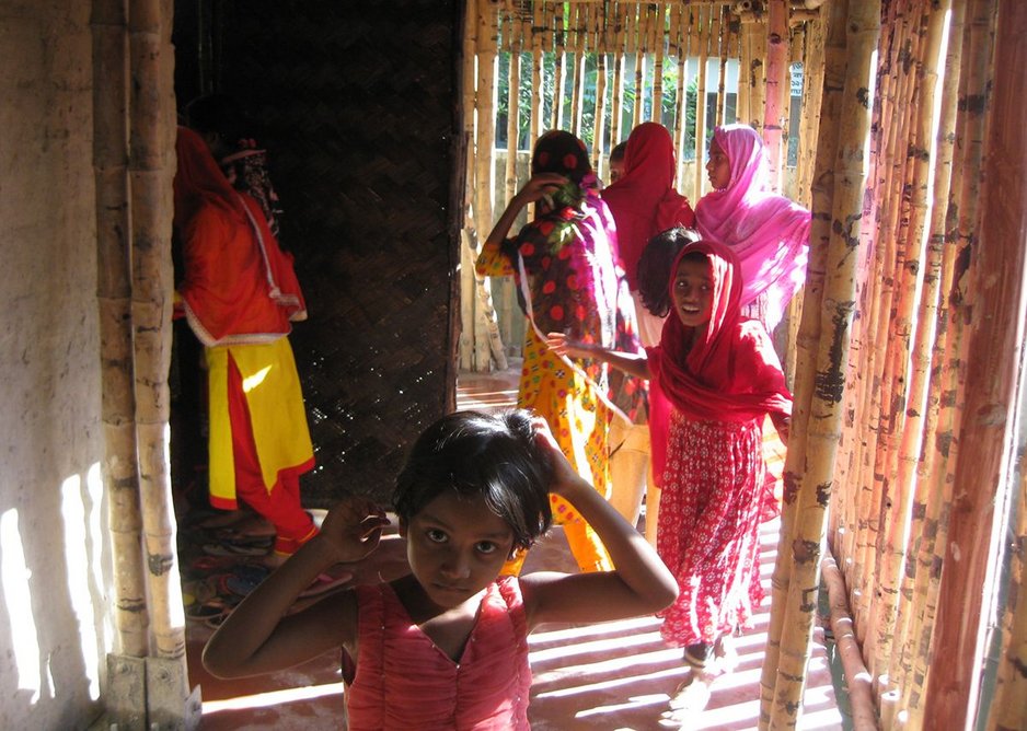 Perforated bamboo walls play a vital role in sculpting the natural daylight and provide evaporative cooling to moderate the internal temperature at the Rajapur Centre.