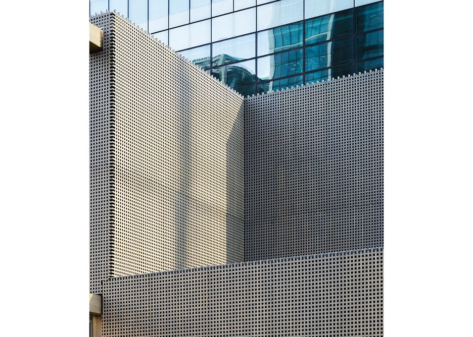 Canada Square café pavilion at Canary Wharf is an exercise in CLT and cubic modules.