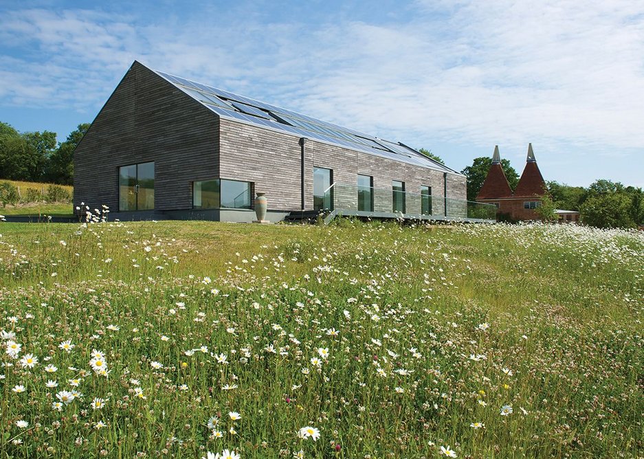 The pool house was clad in locally sourced chestnut with Moroccan ‘tadelakt’ plaster inside.