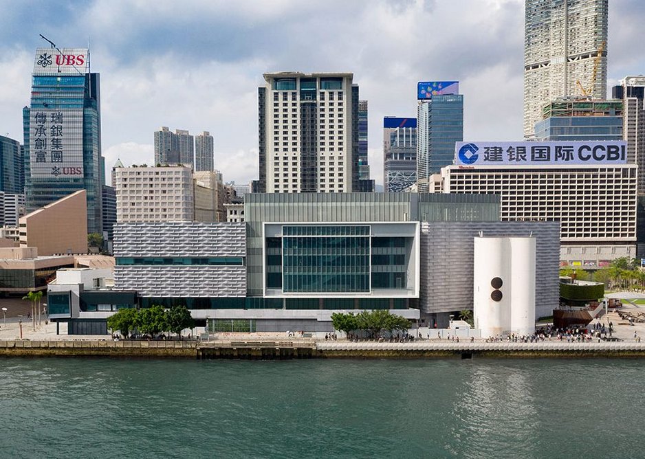 Hong Kong Museum of Art was established in 1962 and is the first public art museum in the city. It houses an art collection of over 17,000 items.