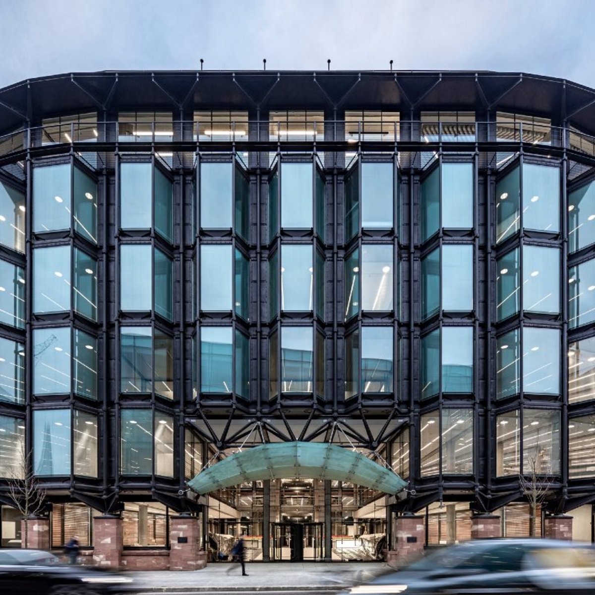 Bracken House: The Financial Times, Churchill And The Sun