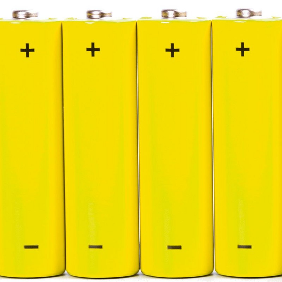 Изолировать батарейки. Батарейка желтая. Желтая батарейка one. ISTOCK аккумулятор. Желтая батарейка квадратная картинка.