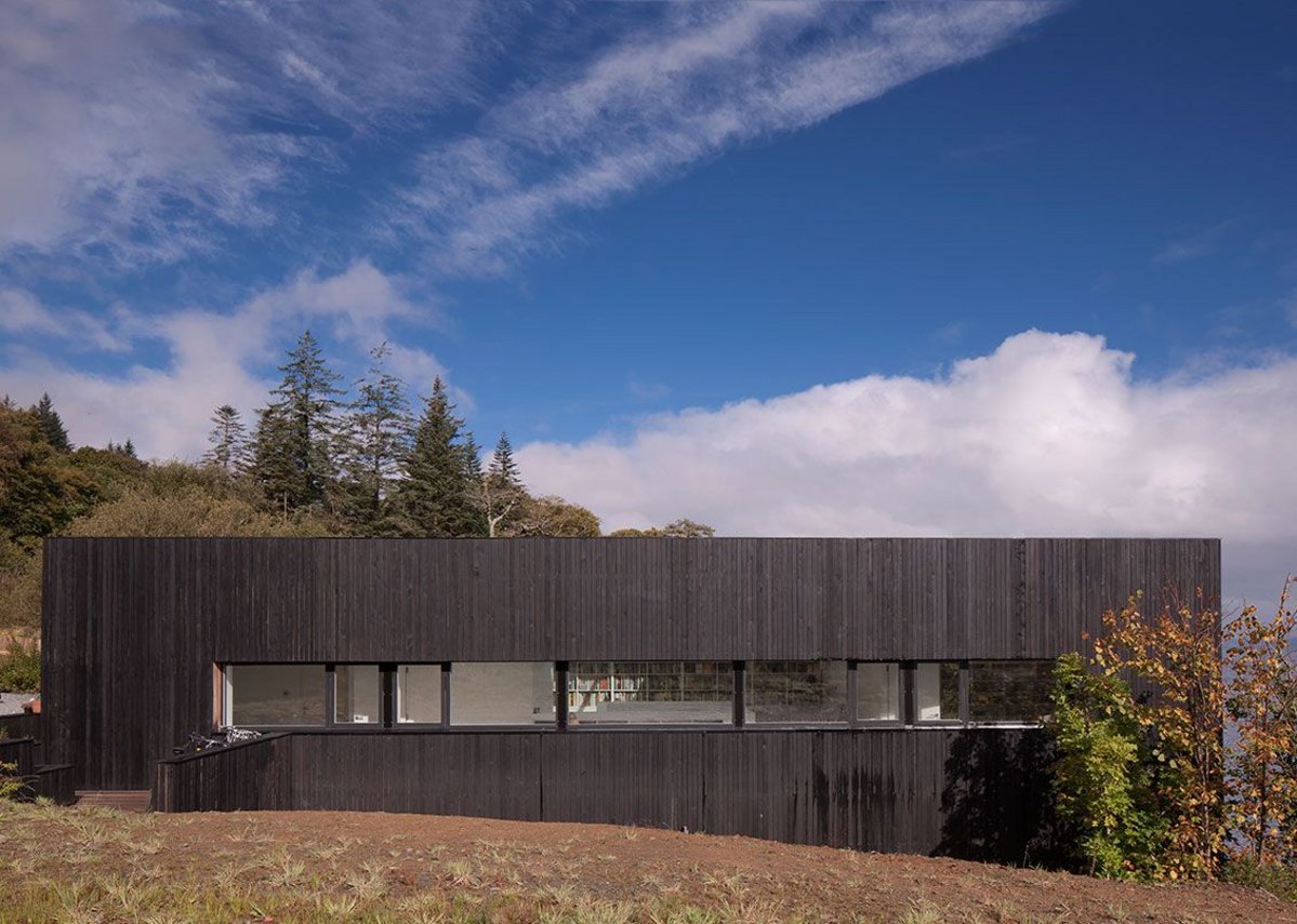 Dualchas' Black House on Skye wins RIBA Regional Award | RIBAJ