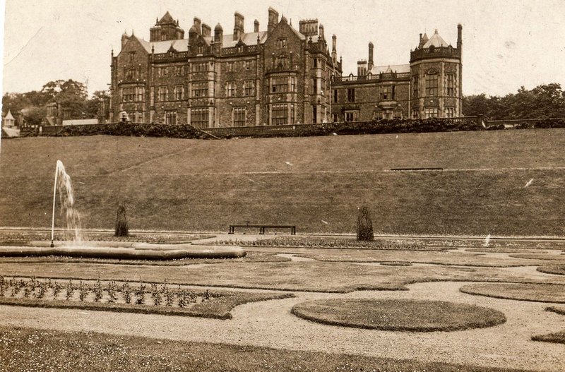 The original Victorian Worsley New Hall, demolished during the 20th century.