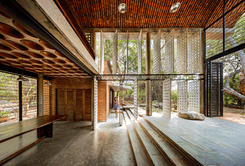 Kundoo’s Wall House (2000) in Auroville challenged accepted techniques to create novel roof forms that generated a micro-economy for local potters.