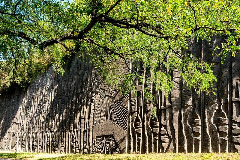 ‘Great Wall of Kidderminster’ – a grade-II-listed sculpture by William Mitchell incorporated into the retaining wall of a new ring road, 1972-3.