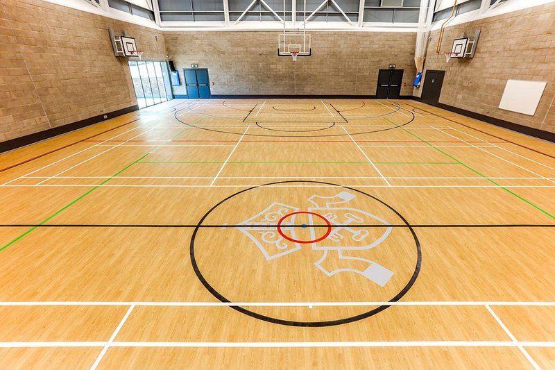 Taraflex at Becket Keys school in Essex. The Gerflor sports flooring requires no polish and features a double density foam backing.