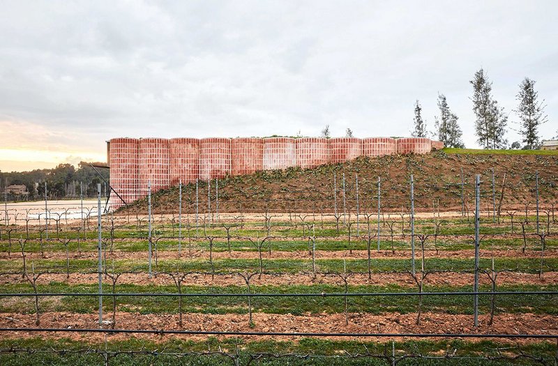 Bodega Mont-Ras by Jorge Vidal Tomás and Víctor Rahola won this year's Tile of Spain Architecture category.