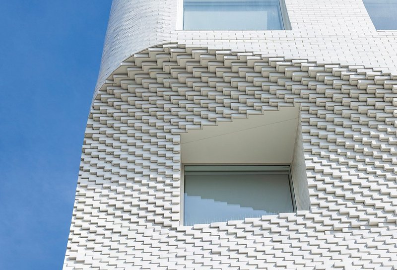 The architects had to work with Ibstock to develop special types of glazed brick with additional depth to deal with overhang as well as bearing load.