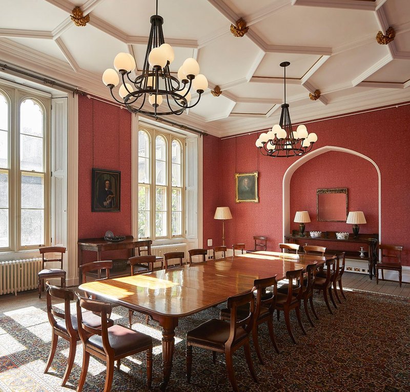 State room. So far, 140 radiators and 160 windows have been replaced.