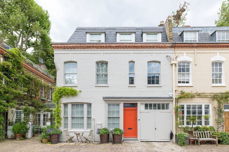 Prewett Bizley Architects, mews house deep retrofit, front elevation.