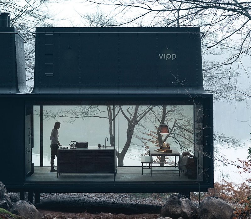 Sitting on pad foundations up from the ground, the shelter, like Mies’ Farnsworth House, has the sense of a Utopian pavilion.