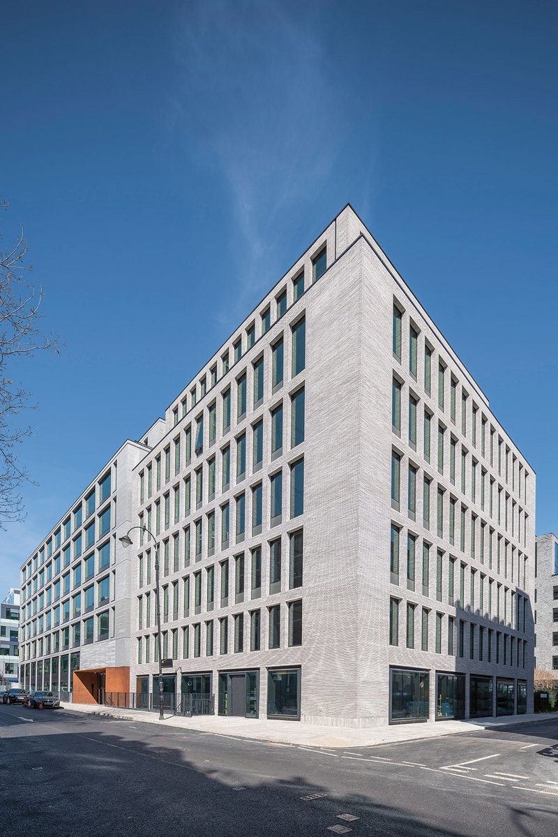 On Make Architects’ recently completed 80 Charlotte Street, London, for Derwent London, Multiplex used green tariffs during construction to save 450 tonnes of CO2.