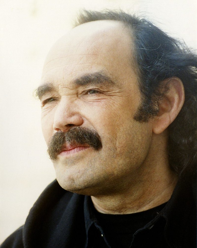 Peter Tábori.