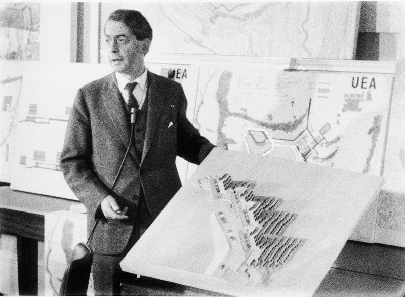 Denys Lasdun explaining his plans for the University of East Anglia.