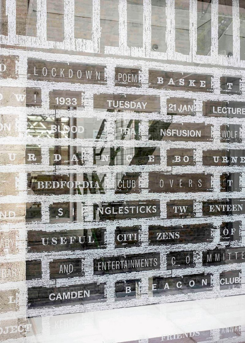 aragh Thuring’s etched artwork on the glass facade picks up the styles of brick coursing in the area, filled with words relevant to Holborn House’s past and present. Originally the facade was to  be tiled, but was amended later to save money.