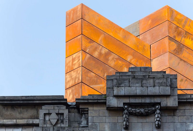 A realised rooftop project: extension on the grade II listed Shaftesbury Theatre by Bennetts Associates in London’s West End.