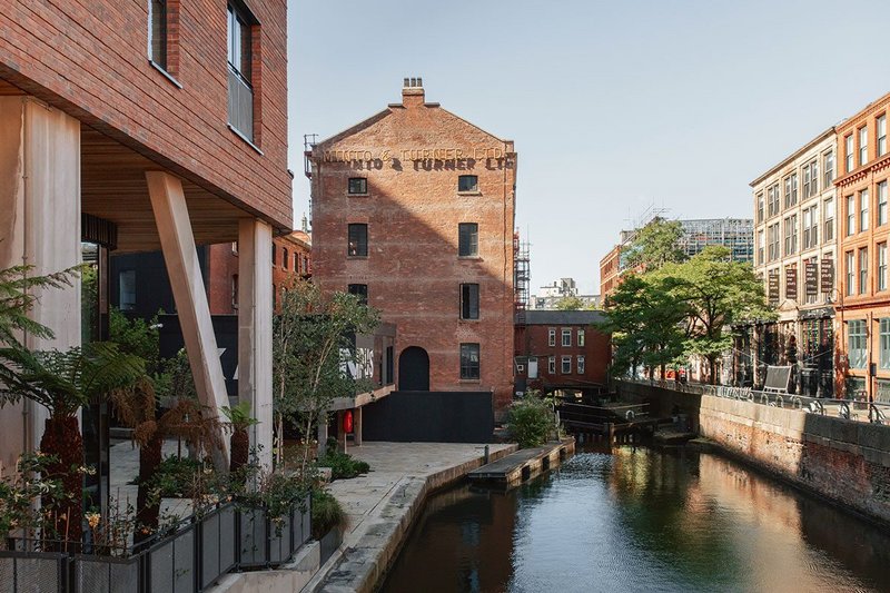 The £250 million Kampus development occupies a highly desirable site beside the Rochdale Canal in the centre of Manchester’s ‘Gay Village’ nightlife district.