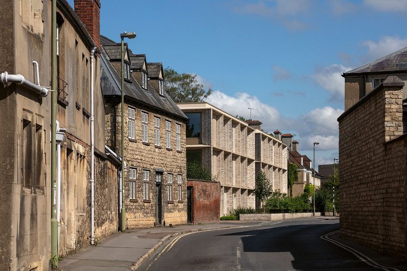 While sizable, Niall McLaughlin Architects’ Master’s Field development for Balliol College Oxford remained deferential to its context.