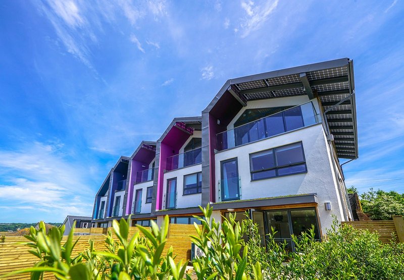 Zedfactory Zero Bills Homes in Hastings, East Sussex. The performance of the building should comfortably achieve a zero carbon benchmark, with excess electricity from the PV panels being fed back into the national grid.