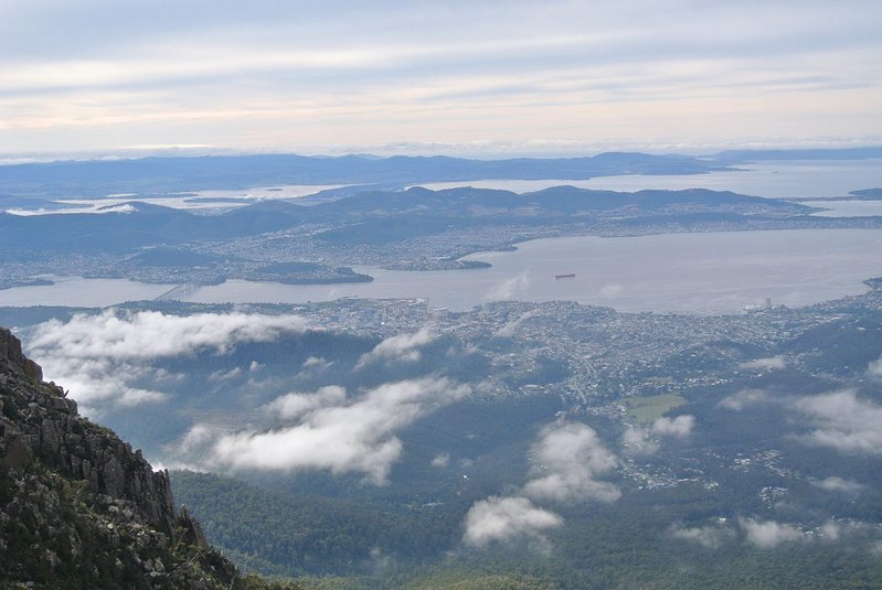 nipaluna/Hobart seen from kananyi/Mount Wellington.