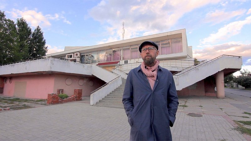 Oleg Drozdov outside the Students’ Palace School of Nutrition, 1974.