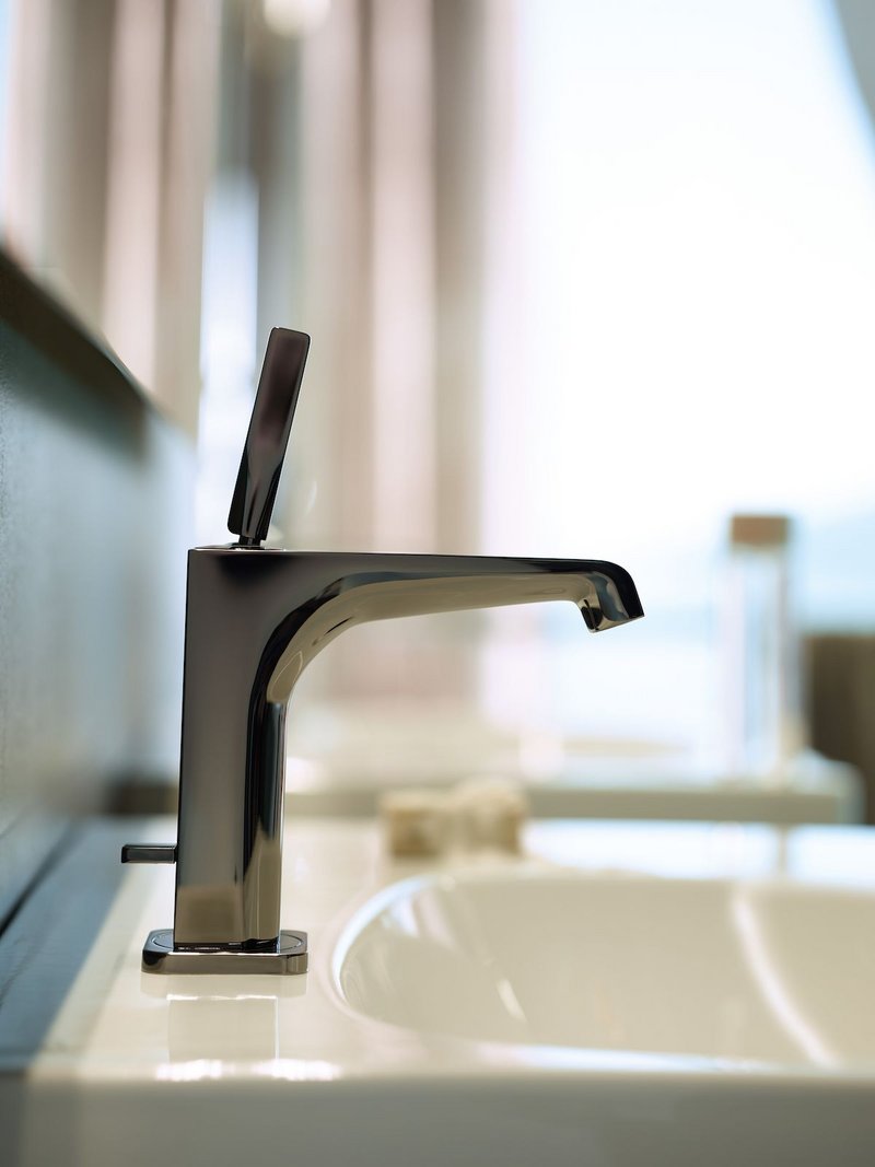 AXOR Citterio E, black chrome basin mixer.