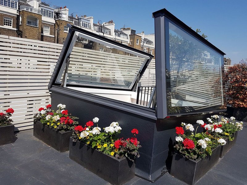 Sunsquare Aero Dual: the synchronised skylight features award-winning technology and opens in dual sections to allow the maximum amount of opening area with the minimum footprint.