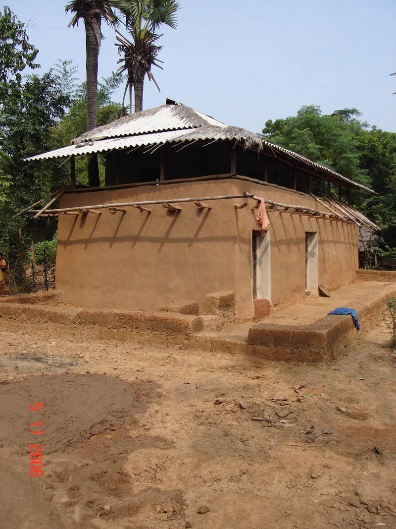 A traditional earthen dwelling in West Bengal, India, that follows a centuries old ‘Samthal’ style of construction using only local skills and resources.