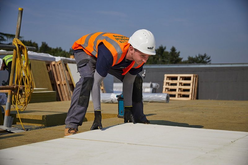 Cobham Free School in Elmbridge, Surrey: Over 2,000 square metres of Rockwool Hardrock Multi Fix (DD) flat roof insulation.