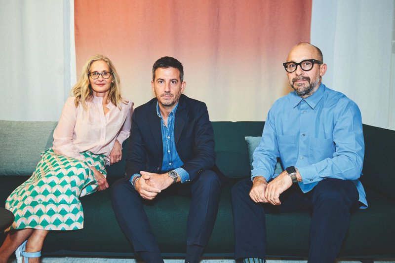 From left: journalist Bethan Ryder, Arper’s head of product and design Nicolò Fanzago and Jonathan Levien of Doshi Levien.