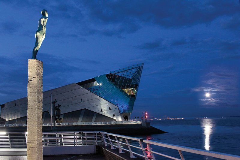 View of Victoria Pier and The Deep, designed by Farrells in 2004.