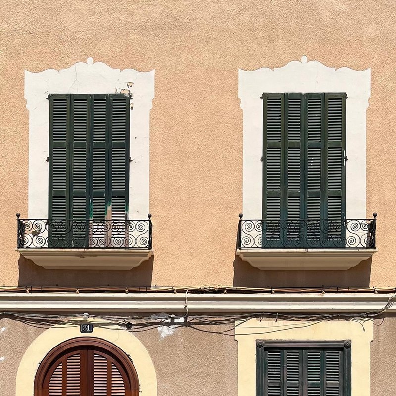 Painted-on window decoration, Mallorca.