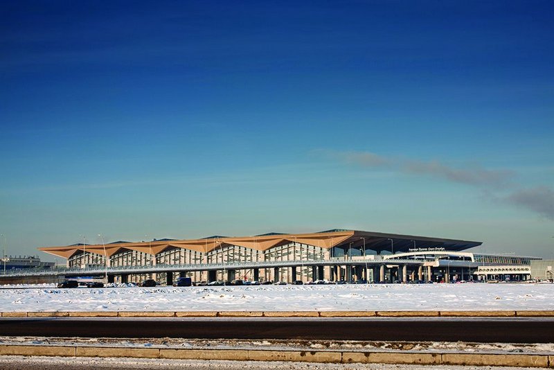 It’s a familiar typology, showing its line of descent from Foster’s Stansted, but geometrically adventurous and adapted to climatic conditions.